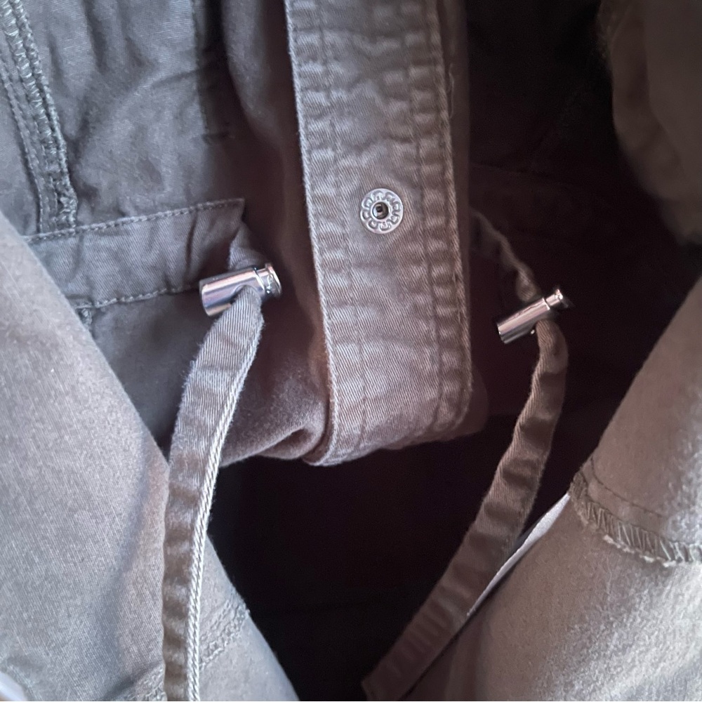 Chadwicks Green Ruffle Button Front Top Jacket Size Medium Silver - Picture 6 of 8